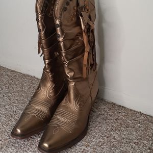Cowboy style spring boot